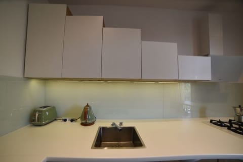 Kitchen counter area 