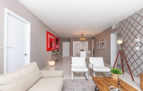 Living / Seating area / Tv viewing.