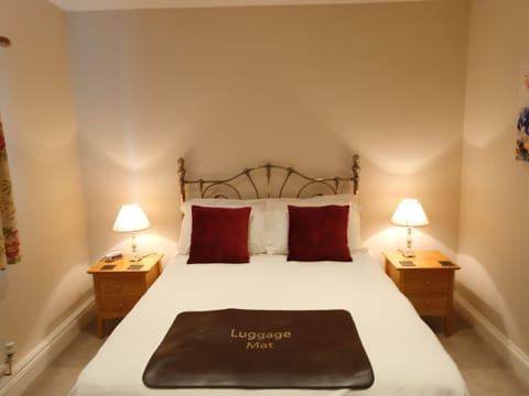 Main bedroom with 5ft width Queen size bed