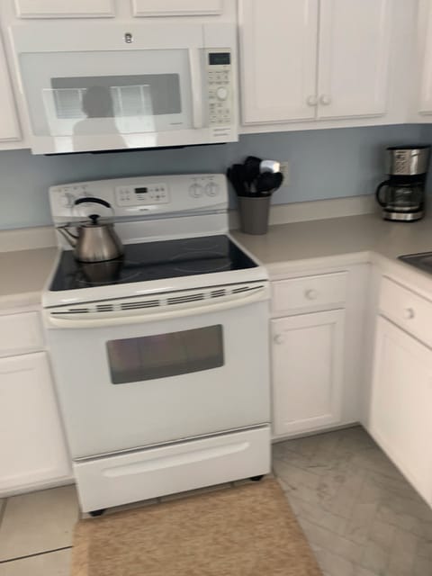 Kitchen regular coffee pot