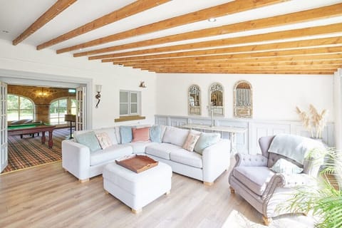 The Arches Country House, Brotton - Host & Stay