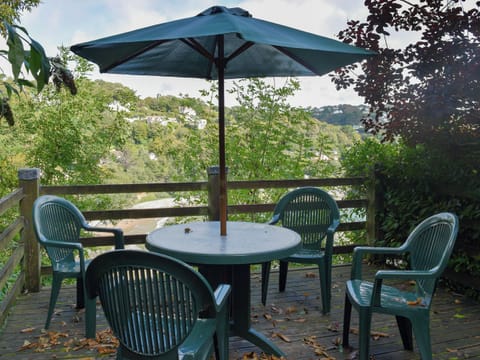 Out door decked, seating area | Estuary House, Salcombe