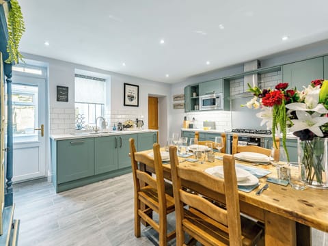 Spacious kitchen/dining room | Carrie&rsquo;s Gate, Coniston