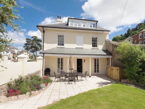 Lovely property in delightful garden | Hawkins, Dartmouth