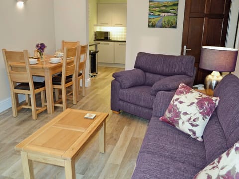 Living room/dining room | Kim’s Retreat, Bowness on Windermere