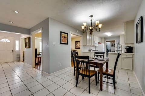 Newly renovated entrance & kitchen areas, which like open arms to welcome you