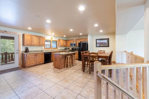 Kitchen/Dining