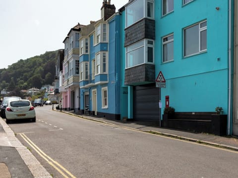 Attractive coastal holiday home | The Mews, Dartmouth