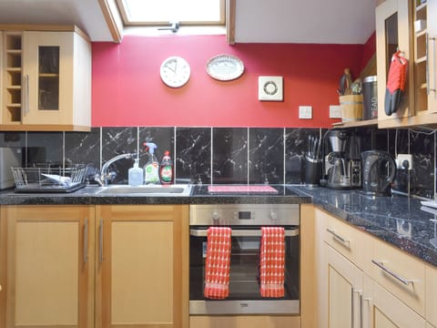 Fully appointed fitted kitchen | Silk Hill Stables, Whaley Bridge near Buxton