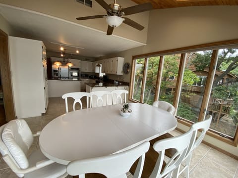 Good pic of full kitchen
Table & chairs have been replaced
Will update pic soon