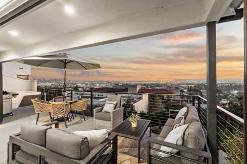Balcony | San Diego Views