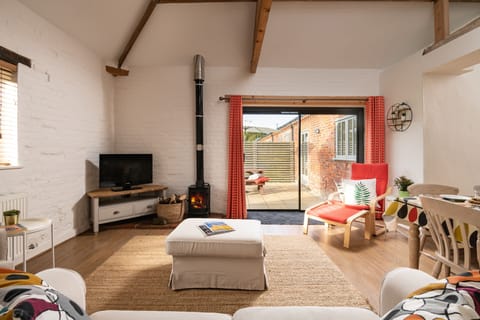 Wagtail living room & patio