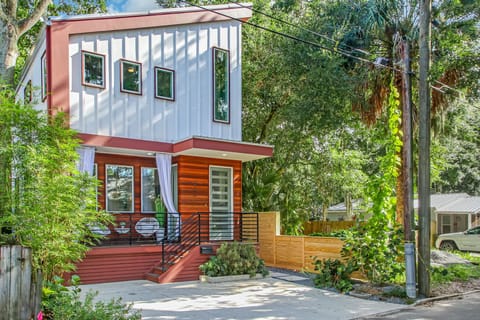 Set in vibrant Lincolnville, this 2BR 2.5BA home offers a prime downtown St. Augustine
