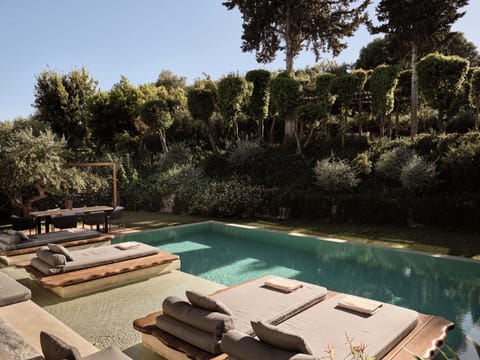 Pool space choice and variations, with the impeccable nature breathing in.