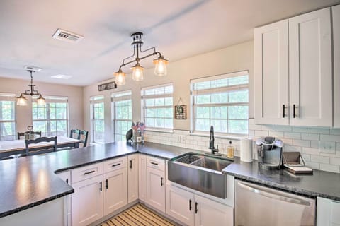 Kitchen | Crock-Pot | Pots & Pans | Microwave | Toaster | 1st Floor