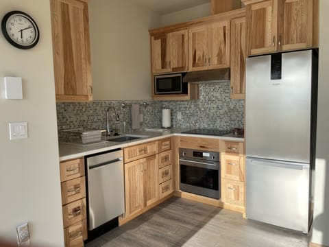 Guest Suite available for additional cost: Kitchen. Inquire for more info.
