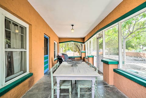 Screened-In Porch | Step-Free Access