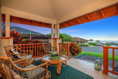 Enjoy your evening ocean views on the front lanai
