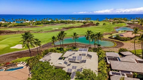 Close proximity to ocean and only a 3-5 minute walk to Beach Club