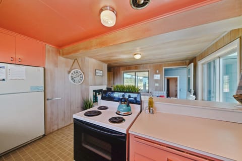 Charming, classic beach kitchen