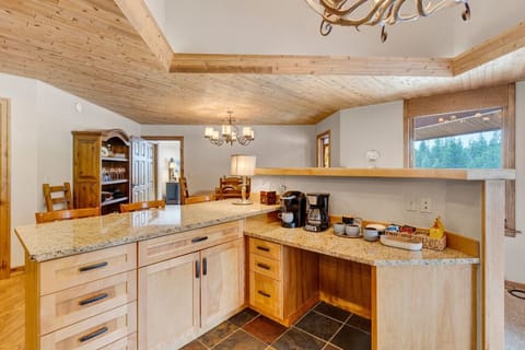 Coffee Bar and Breakfast Counter