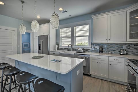 Fully Equipped Kitchen | Toaster