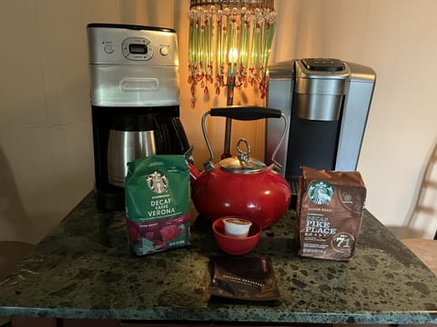 Kuerig k cup, grinder/drip coffee maker