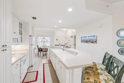 Kitchen at 504 North Shore Place