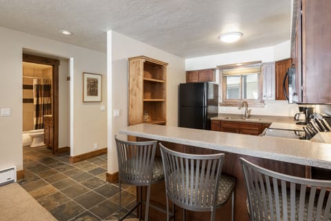 Additional seating at the kitchen breakfast bar