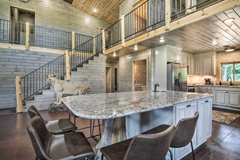 Breakfast Bar | Dishware & Flatware