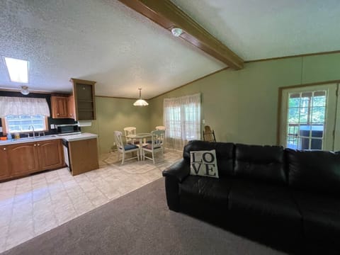 8f76a064-cc3c-4cfc-ad31-d225c7de21c1