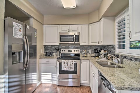 Fully Equipped Kitchen | Keurig Coffee Maker