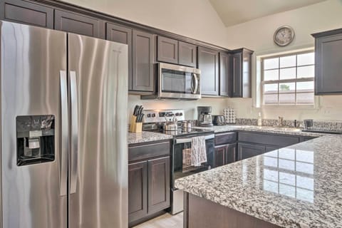 Kitchen | Fully Equipped | Updated Appliances
