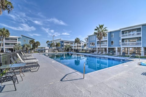 Gulf Shores Vacation Rental | 2BR | 2BA | 2nd-Floor Unit | 1,060 Sq Ft