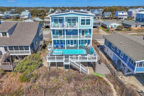 Exterior - Oceanfront / Pool Deck