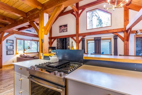 Kitchen - Main Level