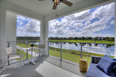 The balcony with a stunning lake view