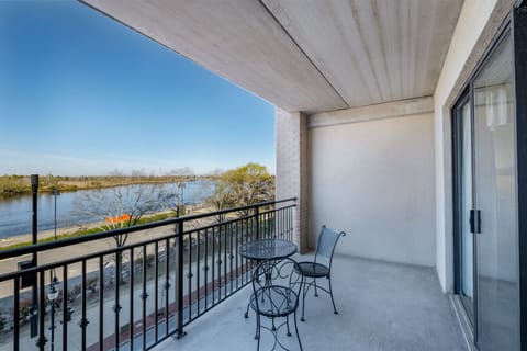 ★ ` We had a fantastic stay at this condo! The view was absolutely stunning, and the location couldn’t have been better `