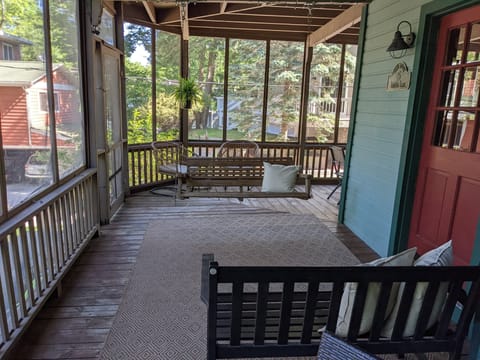 Large screened in porch.