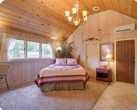 Comfy, queen bed