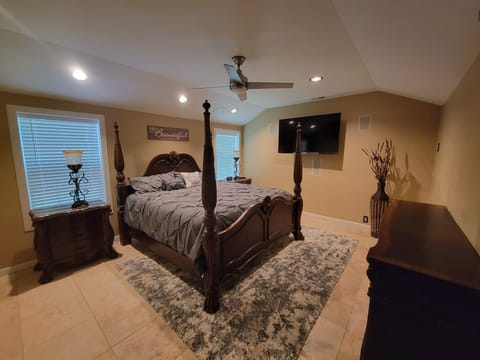 King Bedroom- Basement