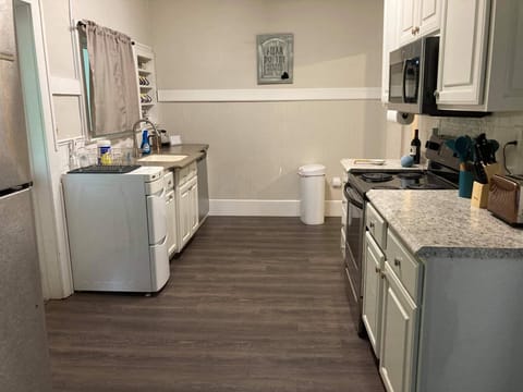 Large (but Narrow) with Eat-In Kitchen