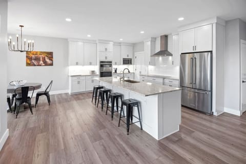 Open floor plan, room for many people 