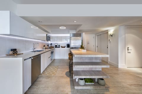 Kitchen and Dinning Area