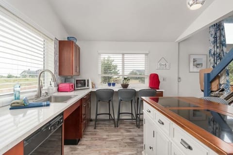 Part of the Kitchen 1/2