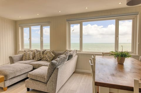 GranvilleMarinaCourt 4 4