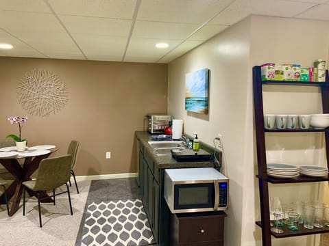 Home in Nature while 10 min drive to downtown Bed and Breakfast in Woodfin