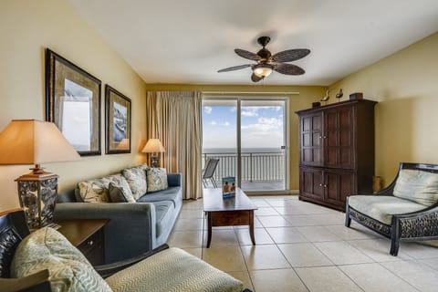 Gulf Front Living Area with Sleeper Sofa