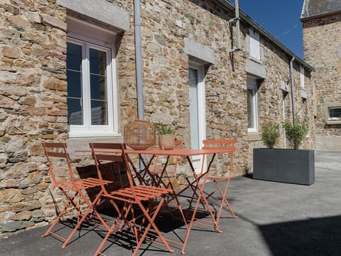 Furniture, Window, Property, Table, Plant, Building, Chair, Outdoor Table, Outdoor Furniture, Flowerpot