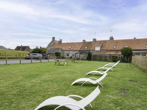 Cloud, Sky, Property, Plant, Building, Land Lot, Grass, Tree, Grassland, House